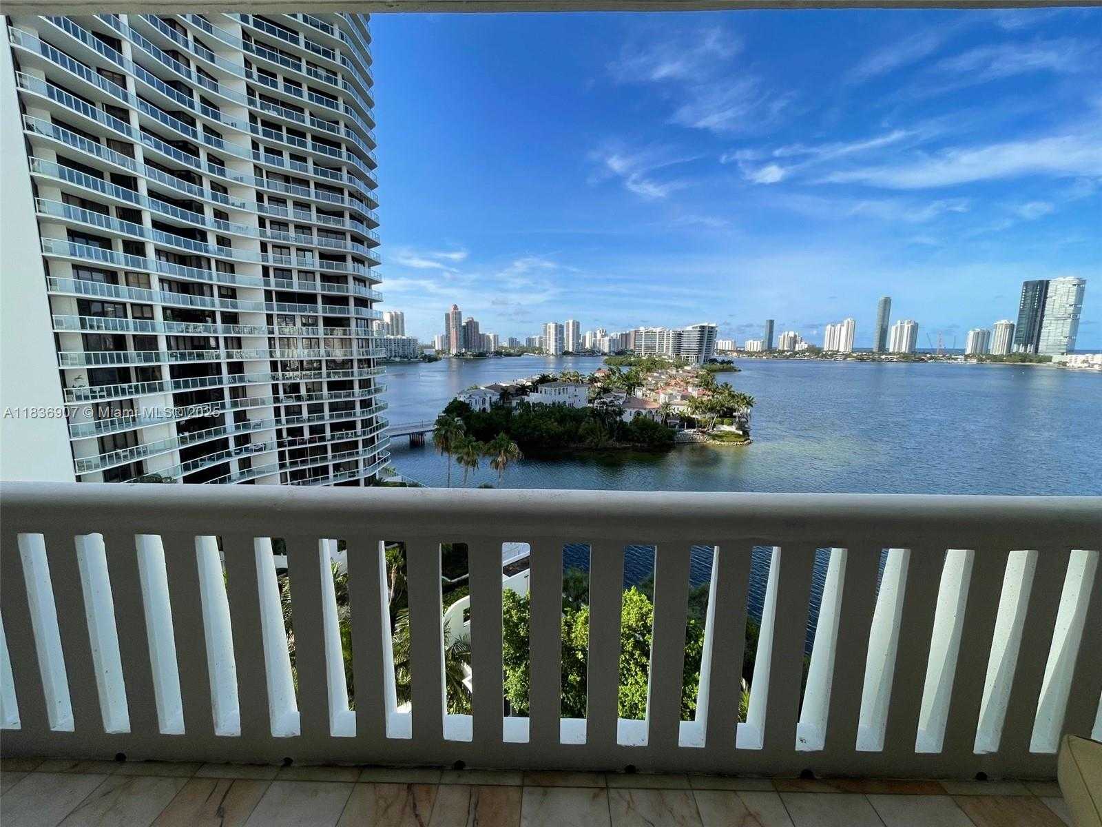 Small Image of 3000 ISLAND BLVD #1103, Aventura Number 12