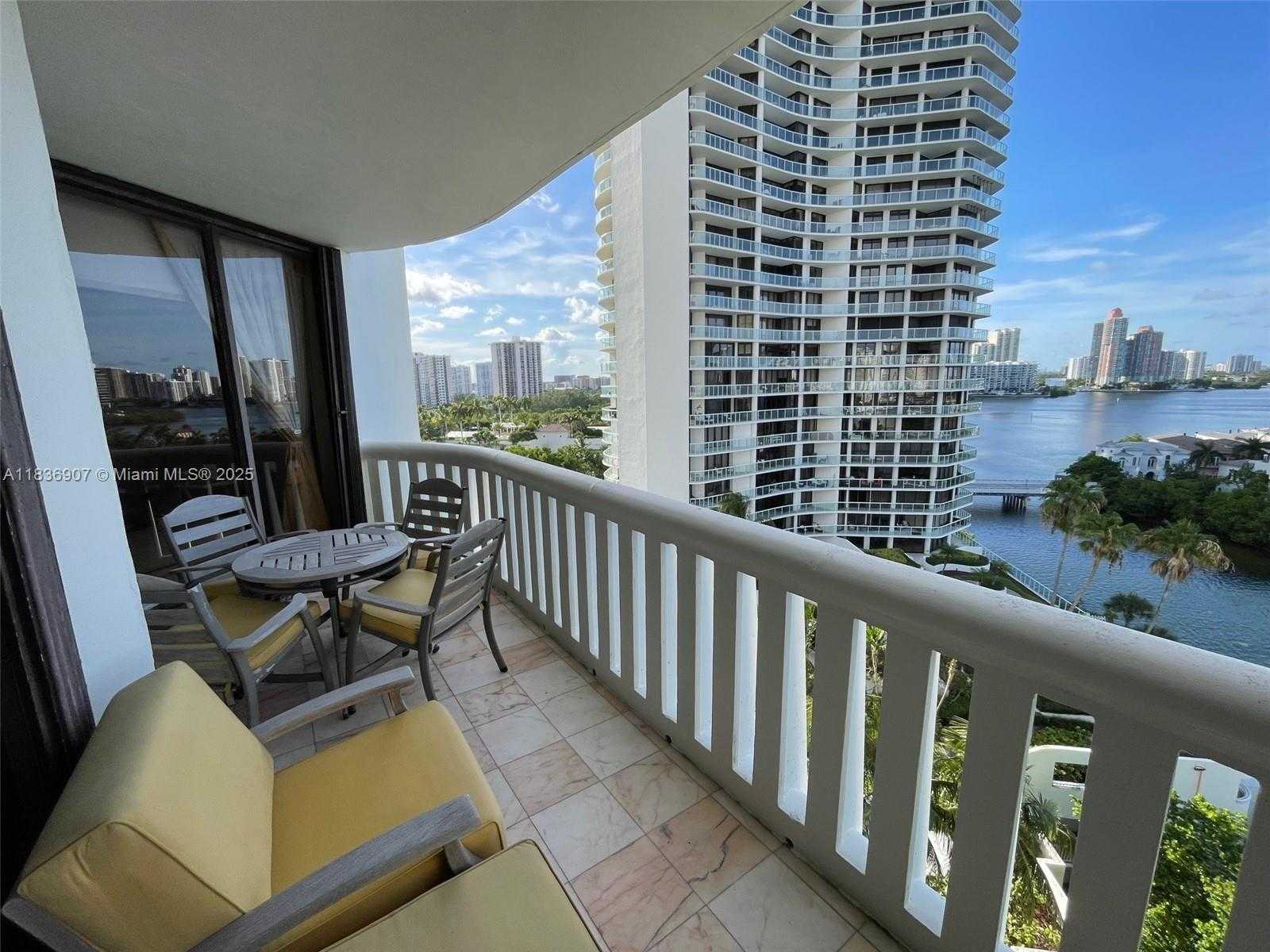 Small Image of 3000 ISLAND BLVD #1103, Aventura Number 14