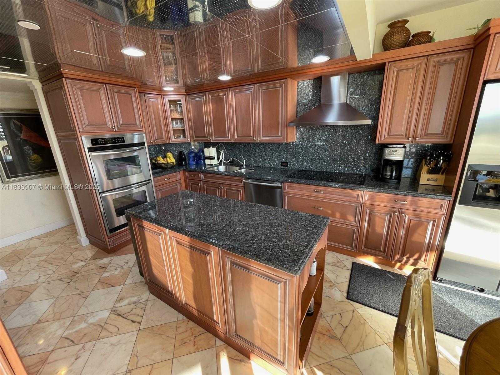 Small Image of 3000 ISLAND BLVD #1103, Aventura Number 19