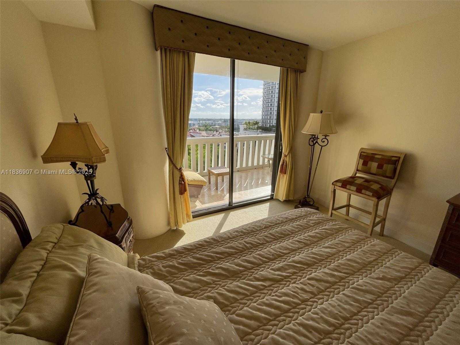 Small Image of 3000 ISLAND BLVD #1103, Aventura Number 25