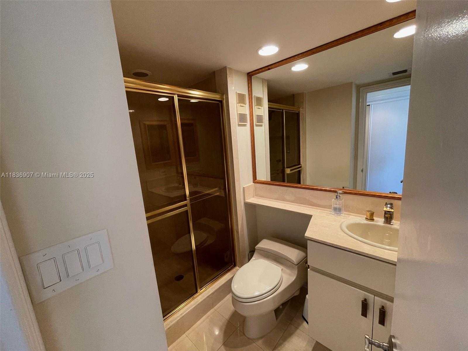 Small Image of 3000 ISLAND BLVD #1103, Aventura Number 29