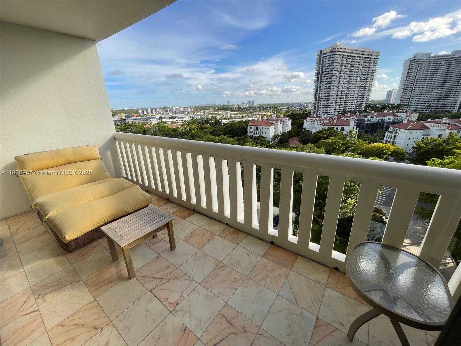 Small Image of 3000 ISLAND BLVD #1103, Aventura Number 30