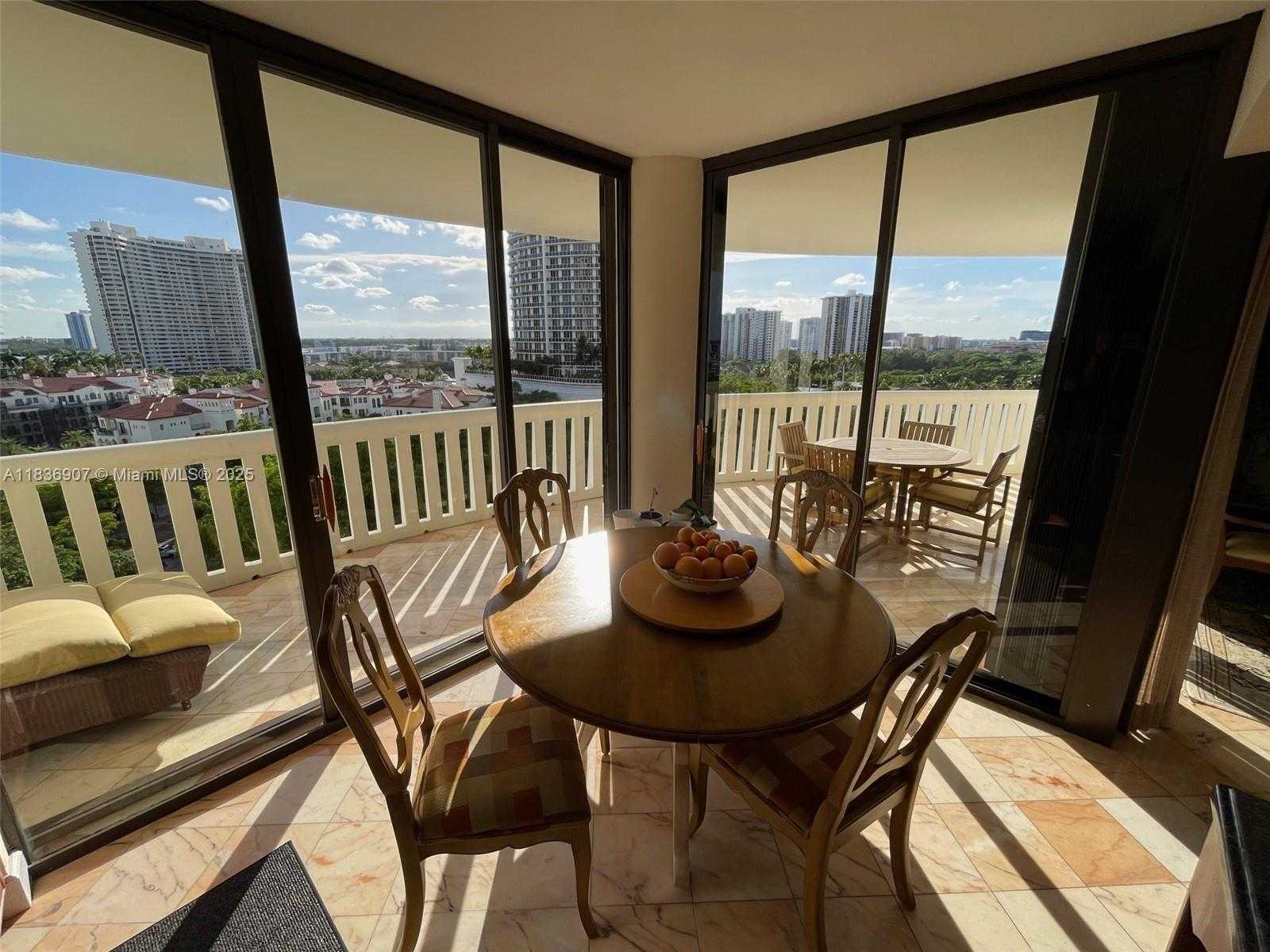 Small Image of 3000 ISLAND BLVD #1103, Aventura Number 31