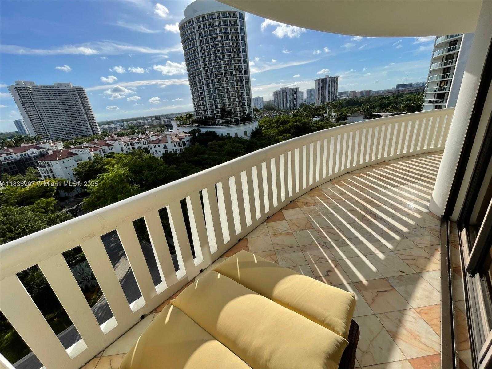 Small Image of 3000 ISLAND BLVD #1103, Aventura Number 32