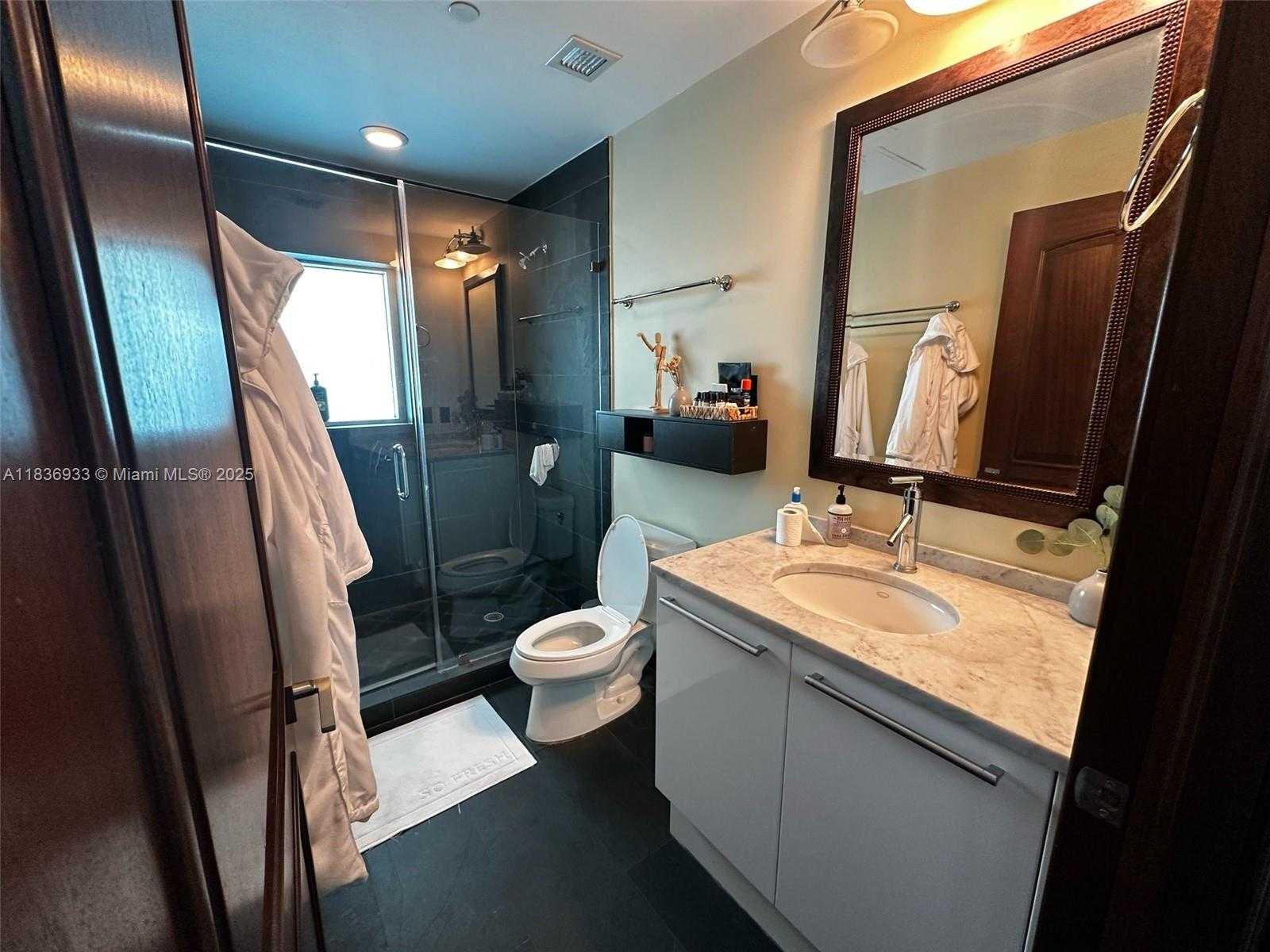 Small Image of 900 BISCAYNE BLVD #3502, Miami Number 11