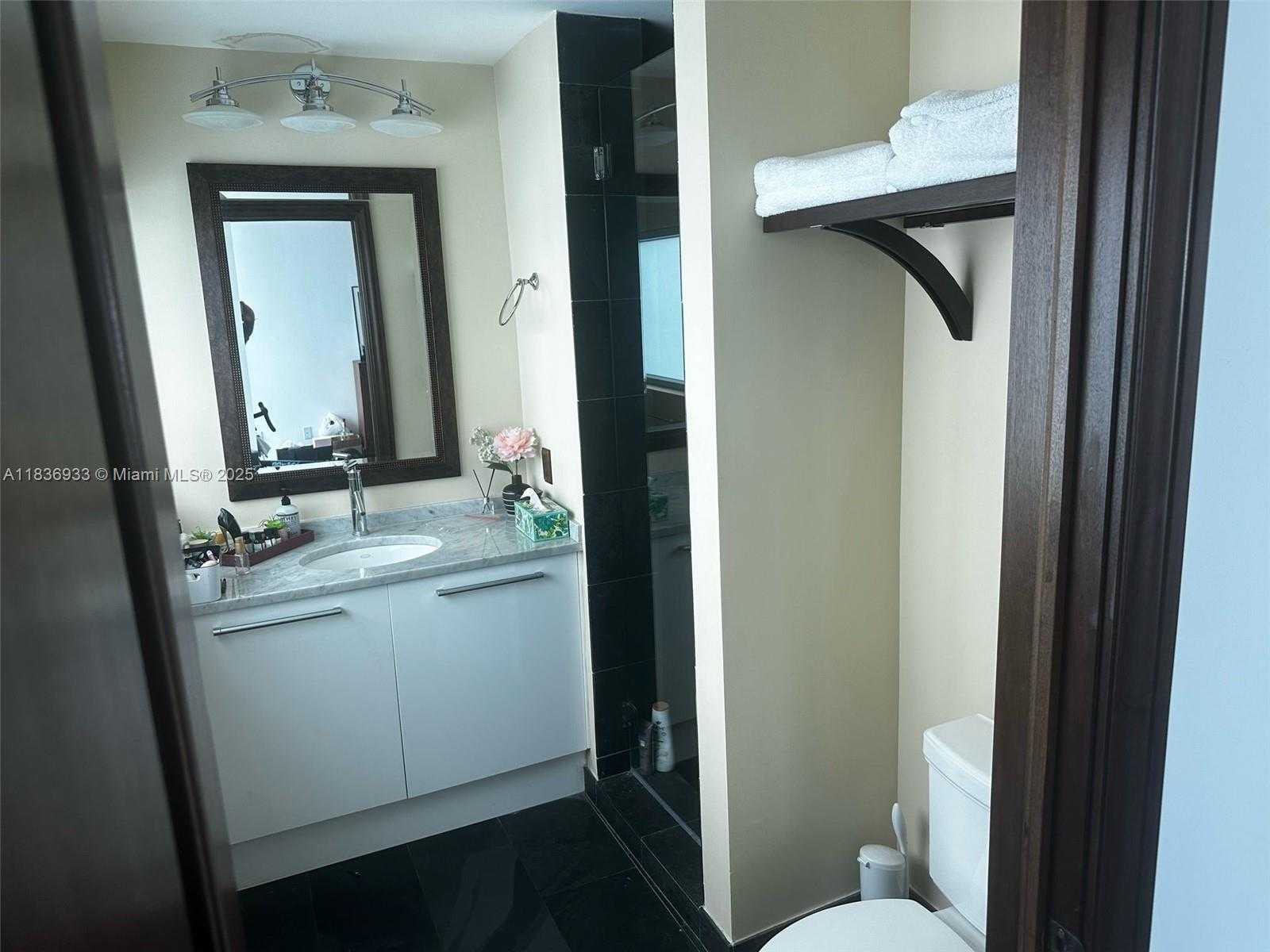 Small Image of 900 BISCAYNE BLVD #3502, Miami Number 13