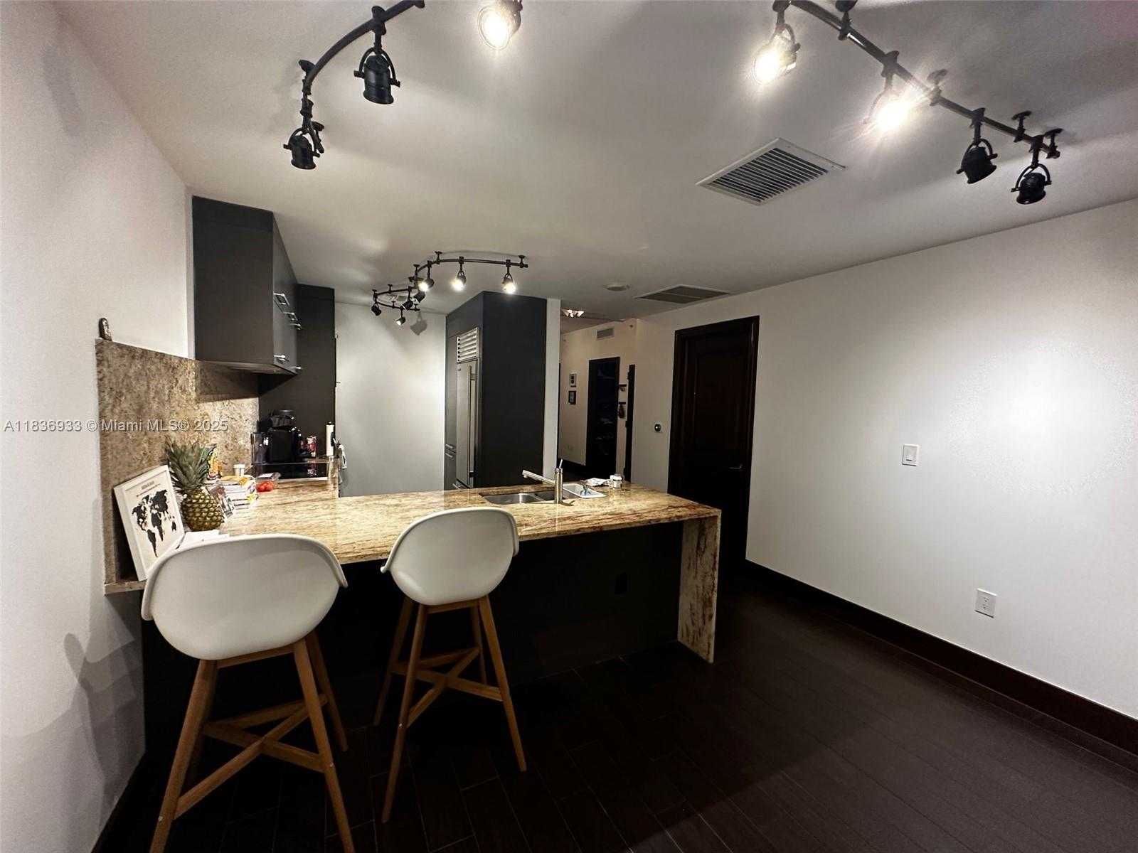 Small Image of 900 BISCAYNE BLVD #3502, Miami Number 4