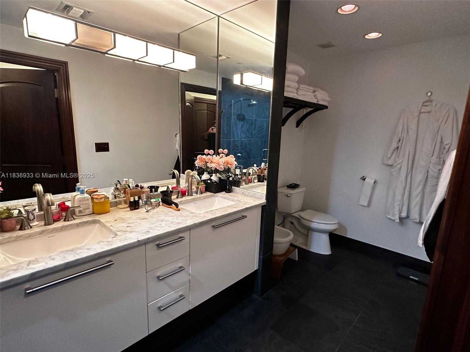 Small Image of 900 BISCAYNE BLVD #3502, Miami Number 7