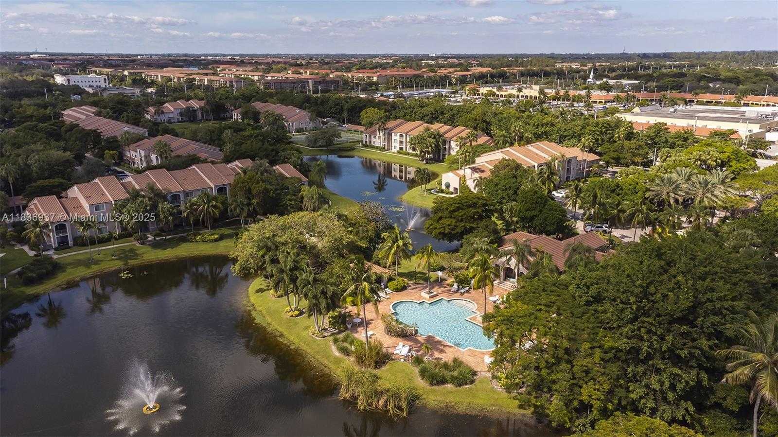 Small Image of 12136 SAINT ANDREWS PL #204, Miramar Number 2