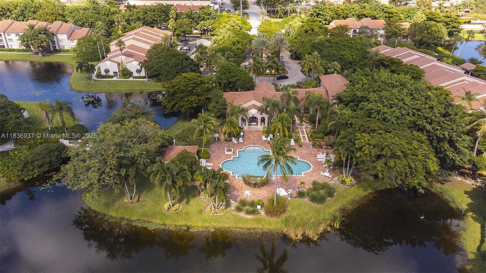 Small Image of 12136 SAINT ANDREWS PL #204, Miramar Number 3