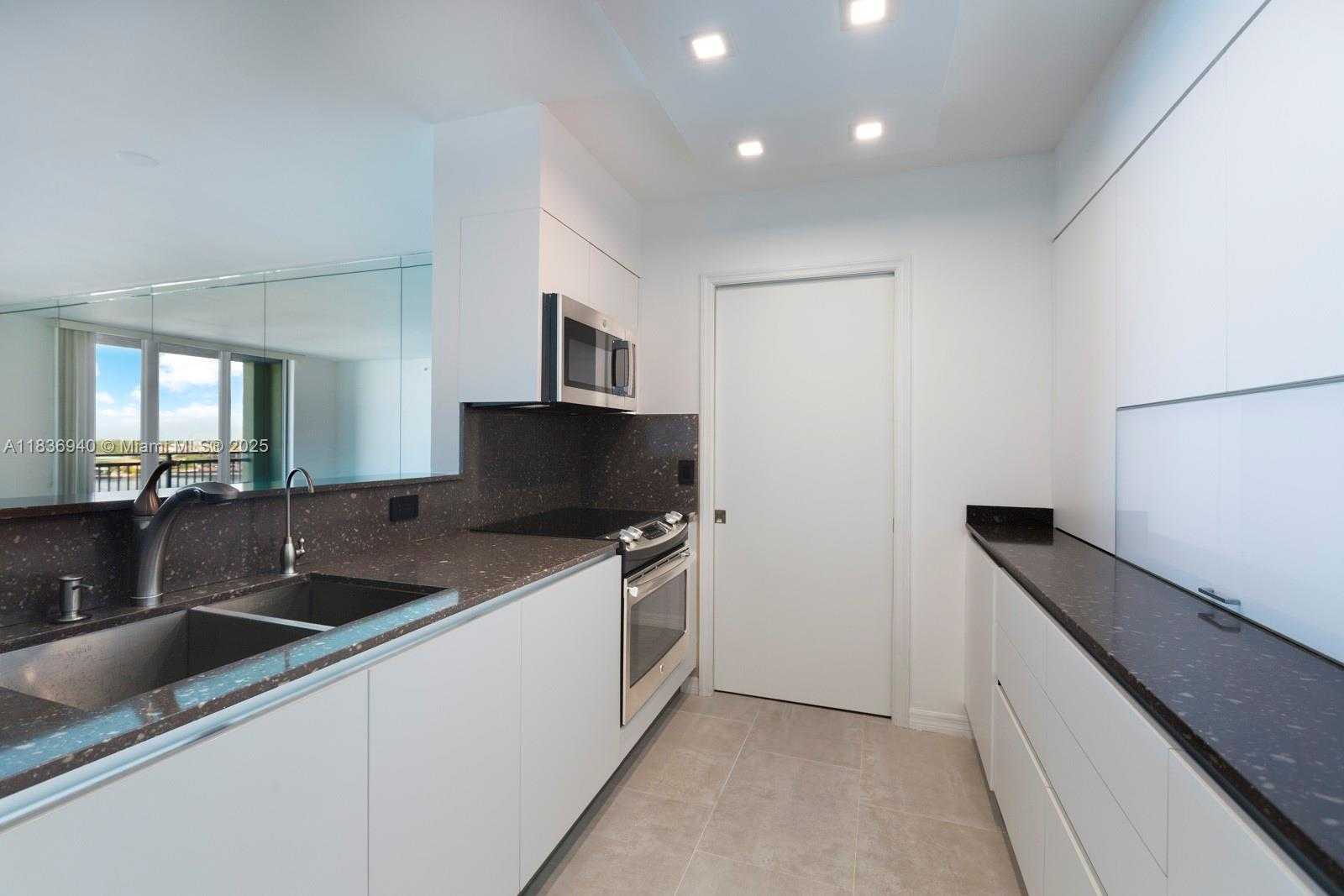 Small Image of 90 ALTON RD #1408, Miami Beach Number 12