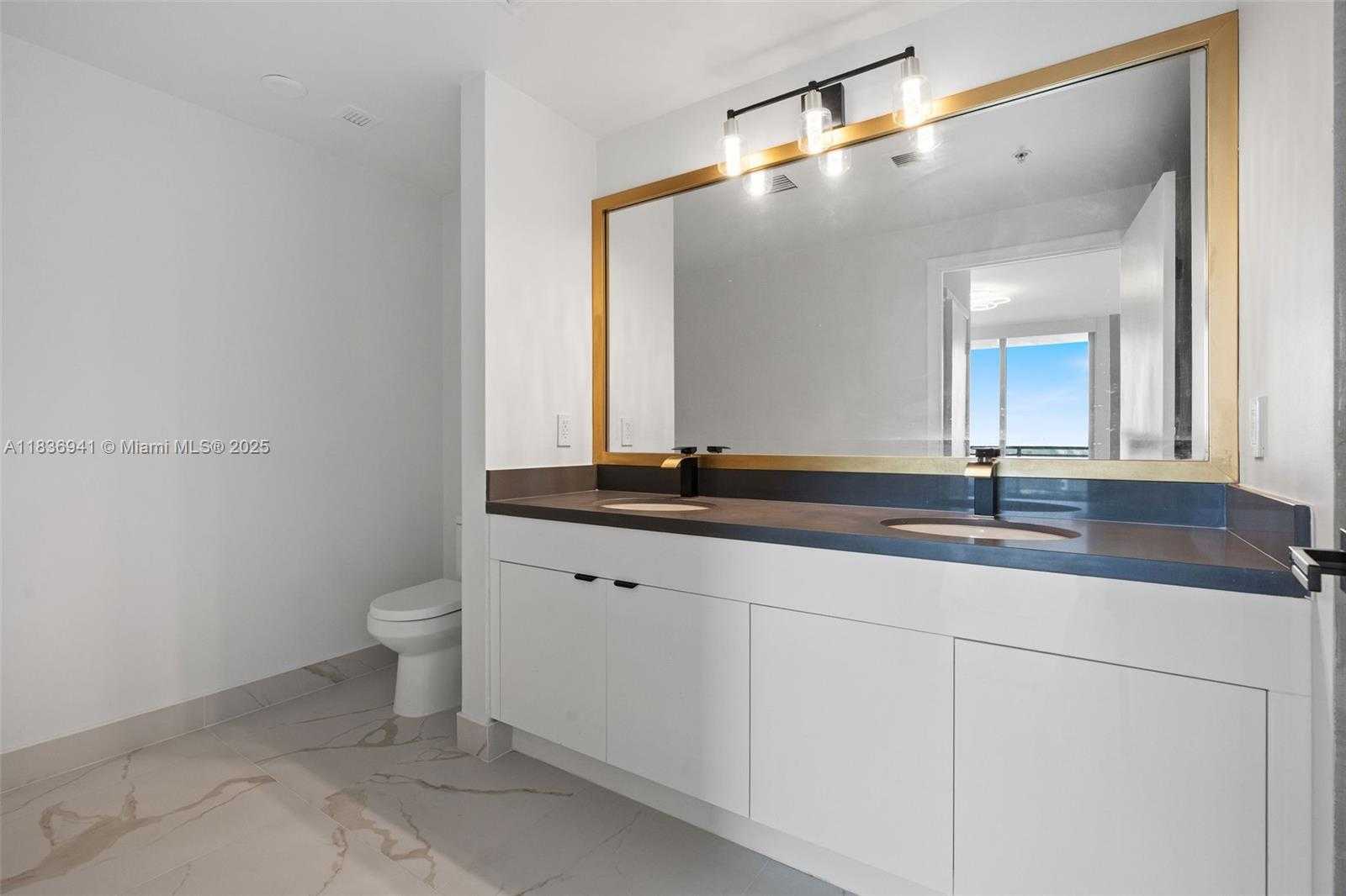 Small Image of 90 SOUTH WEST 3RD ST #2506, Miami Number 17