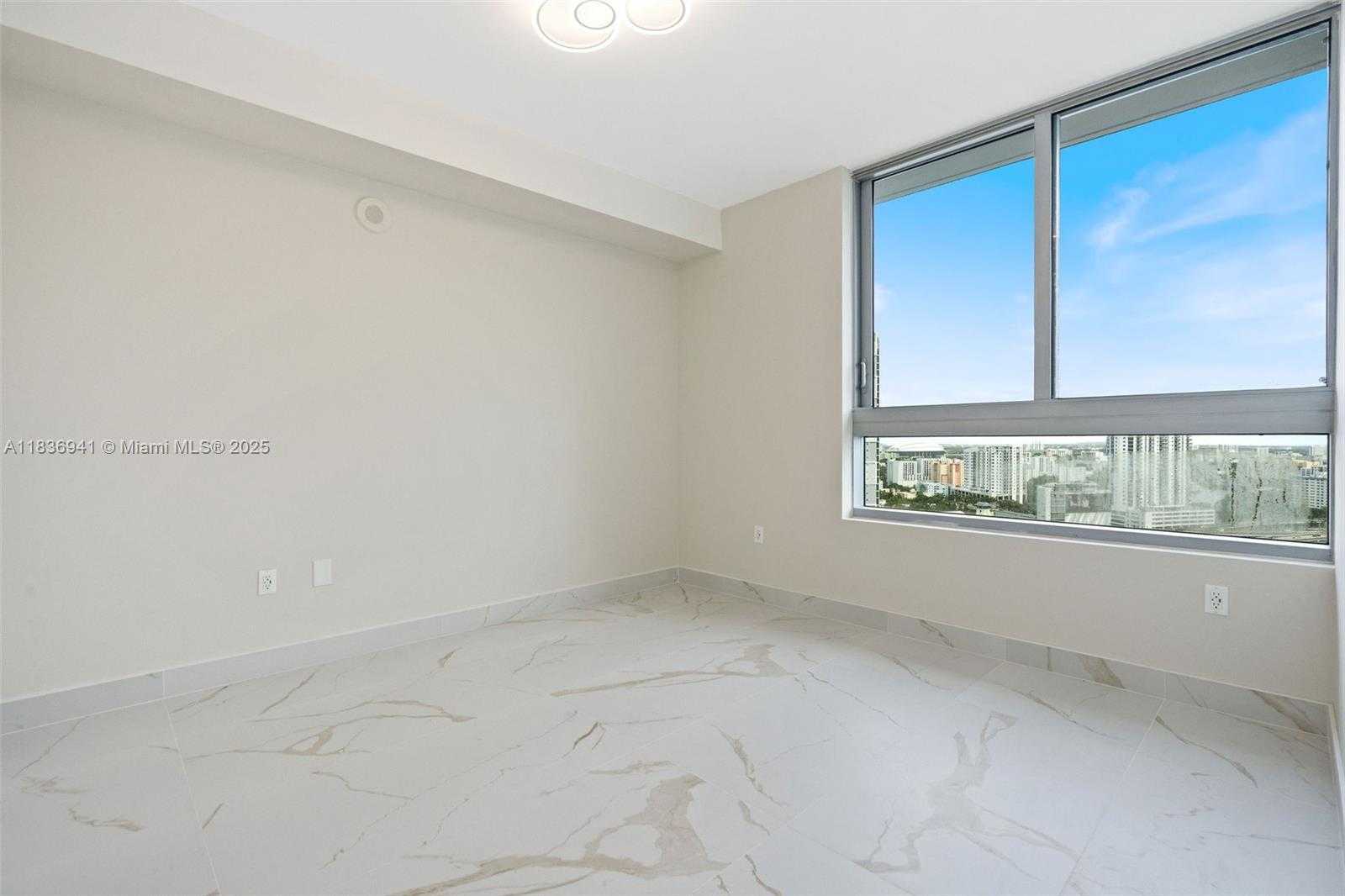 Small Image of 90 SOUTH WEST 3RD ST #2506, Miami Number 22
