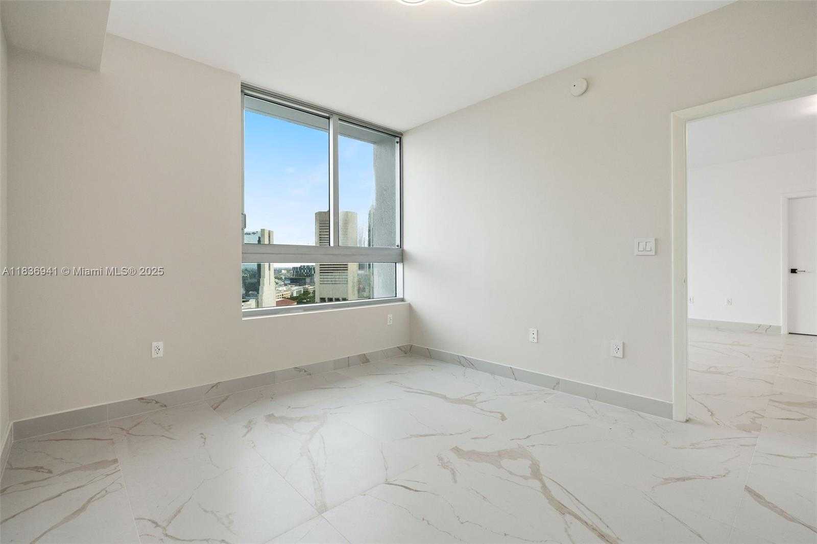 Small Image of 90 SOUTH WEST 3RD ST #2506, Miami Number 23