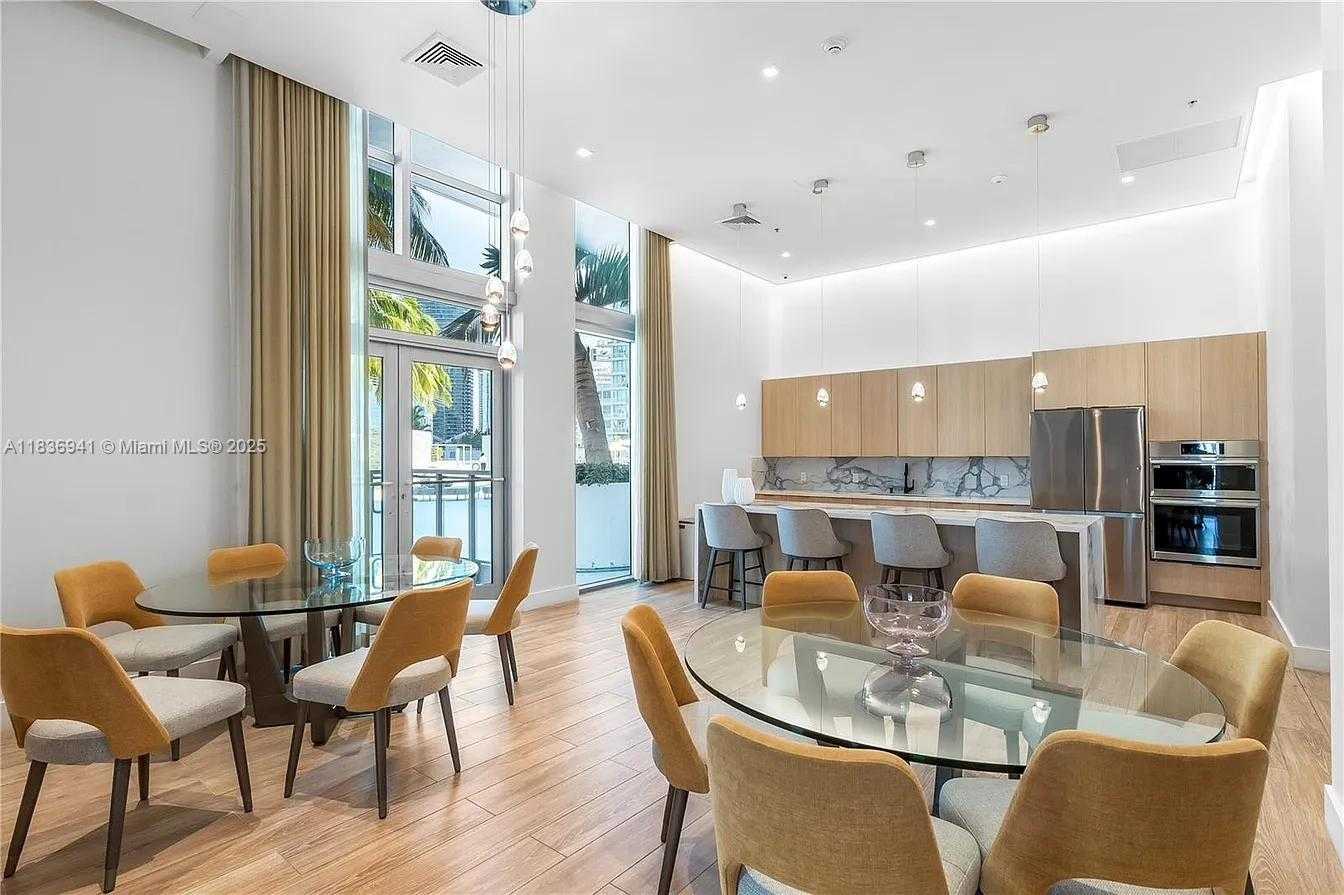 Small Image of 90 SOUTH WEST 3RD ST #2506, Miami Number 40