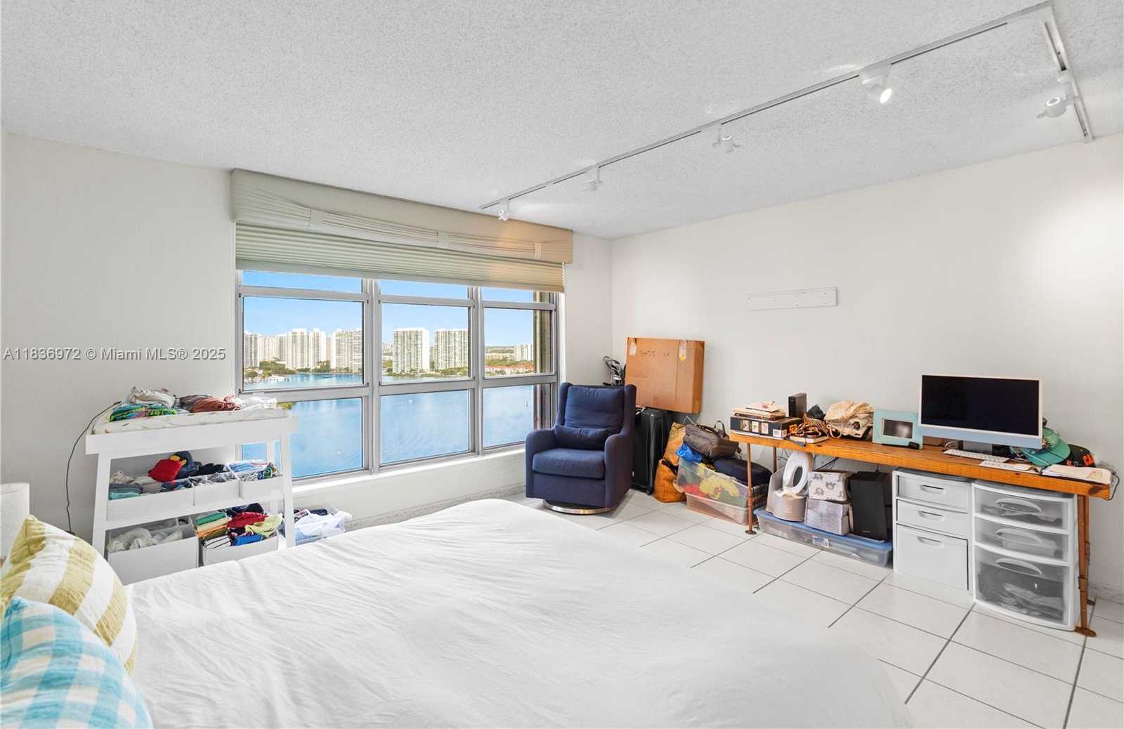 Small Image of 19101 NORTH EAST 36TH CT #2405, Aventura Number 6