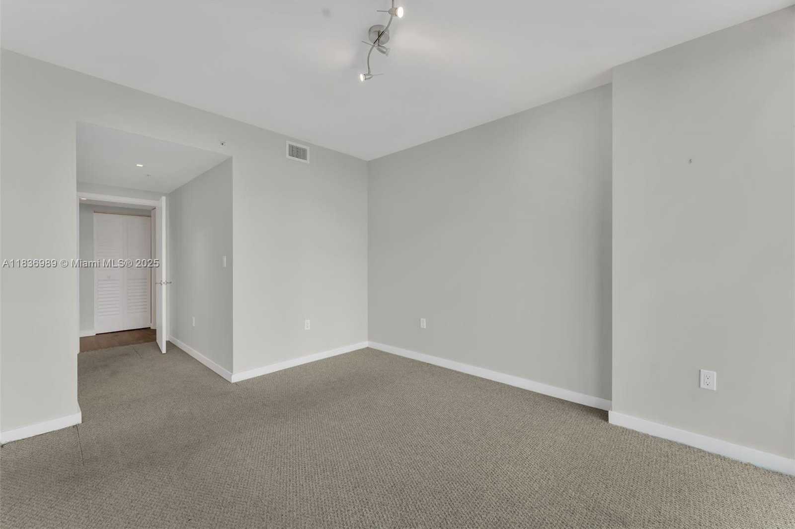 Small Image of 1600 SOUTH WEST 1ST AVE #703, Miami Number 10