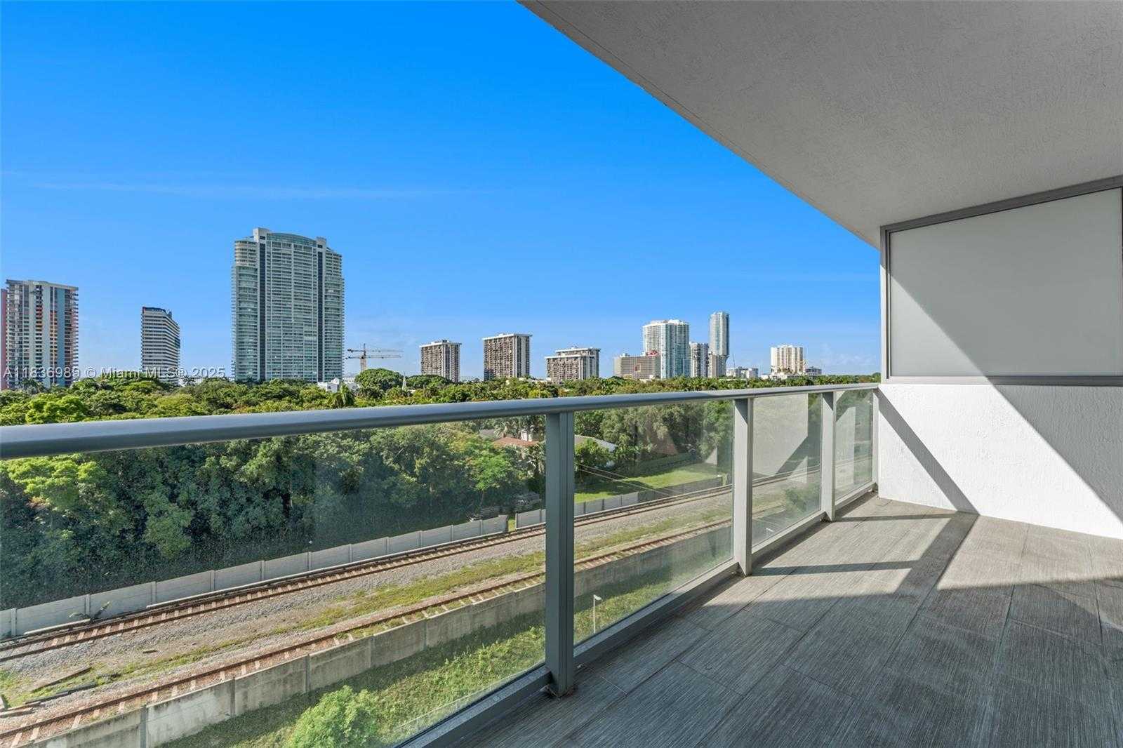 Small Image of 1600 SOUTH WEST 1ST AVE #703, Miami Number 14