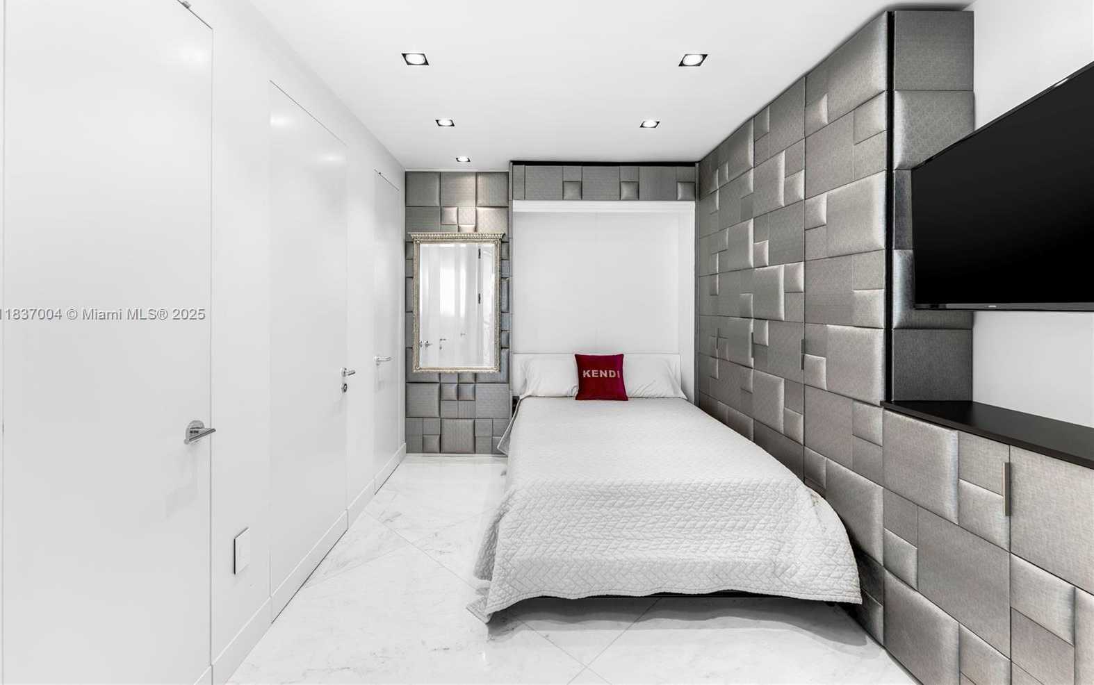Small Image of 1455 OCEAN DR #BH-01, Miami Beach Number 27