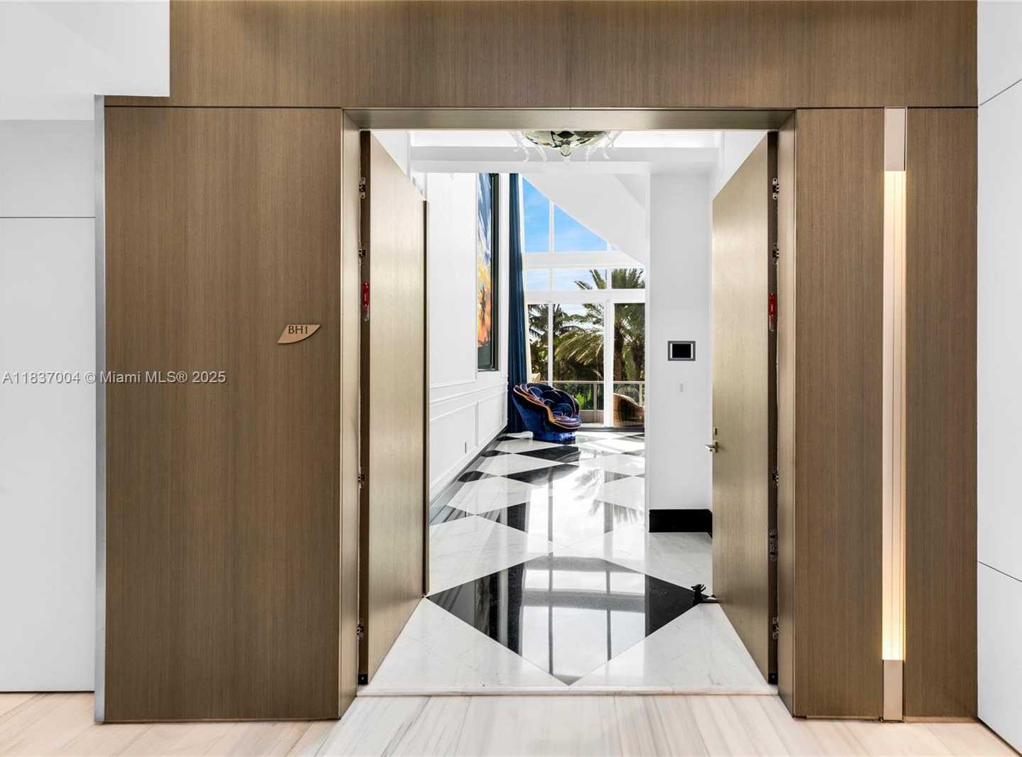 Small Image of 1455 OCEAN DR #BH-01, Miami Beach Number 4