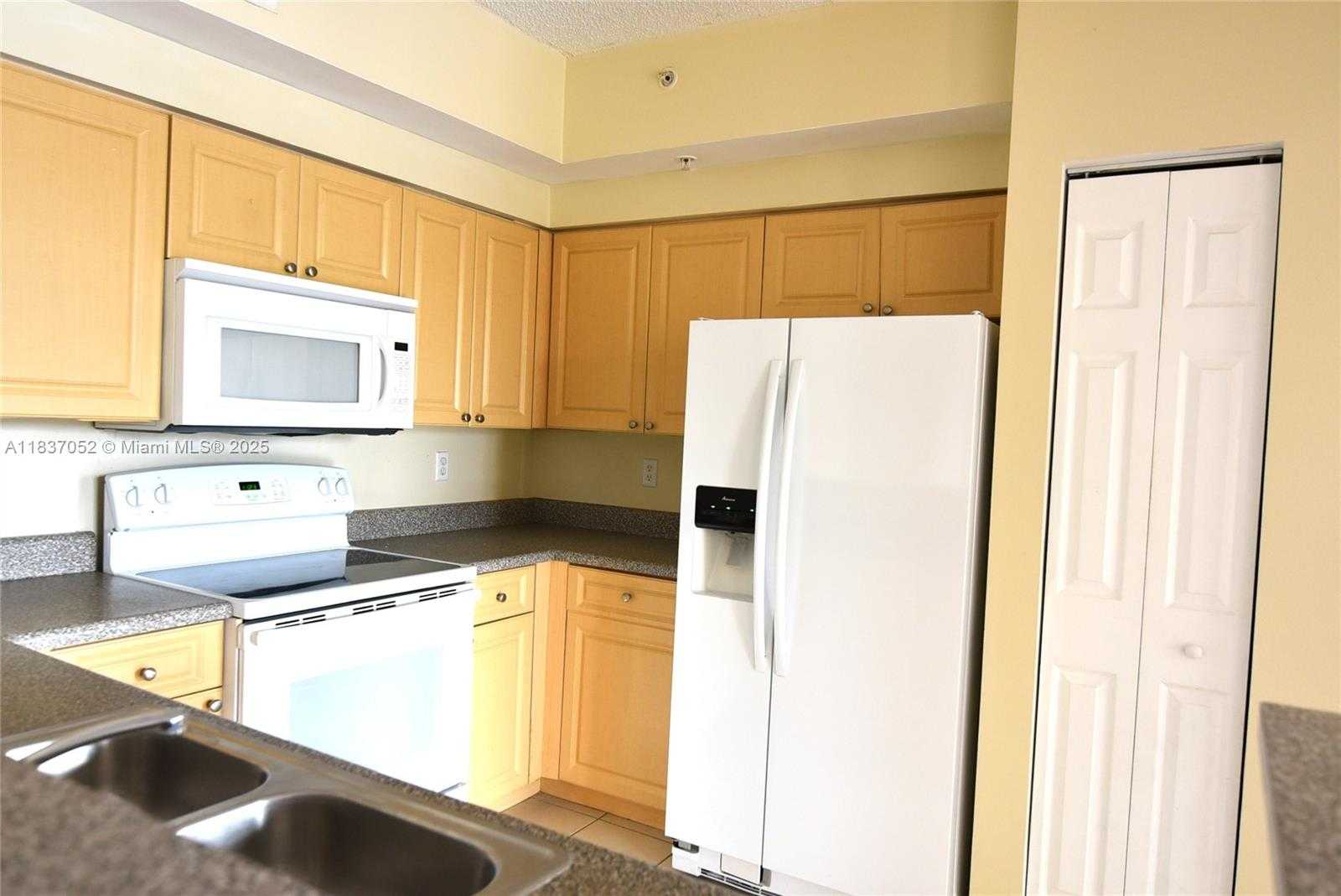 Small Image of 2151 WEST PRESERVE WAY #202, Miramar Number 11