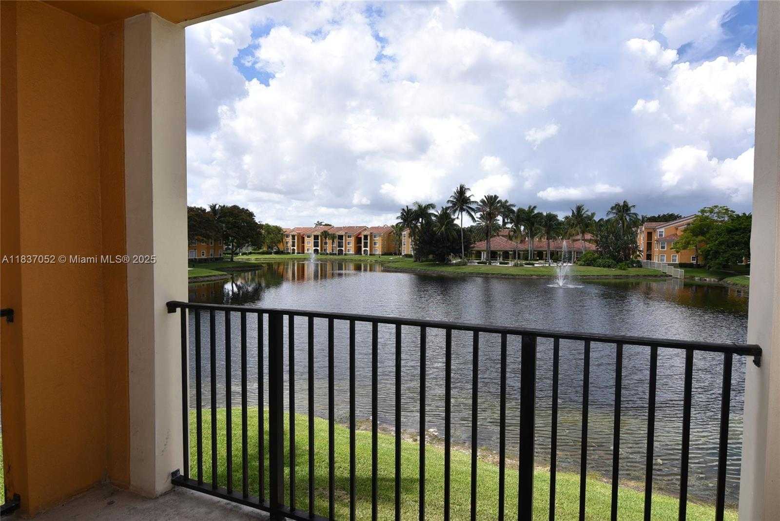 Small Image of 2151 WEST PRESERVE WAY #202, Miramar Number 27