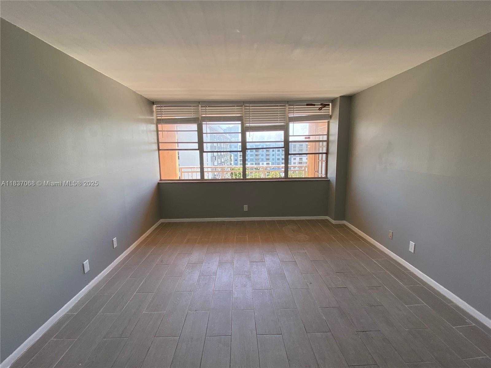 Small Image of 2025 NORTH EAST 164TH ST #807, North Miami Beach Number 14
