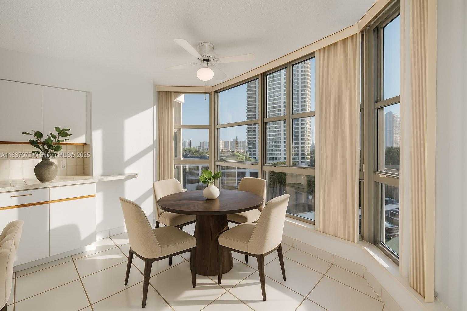 Small Image of 3530 MYSTIC POINTE DR #710, Aventura Number 5