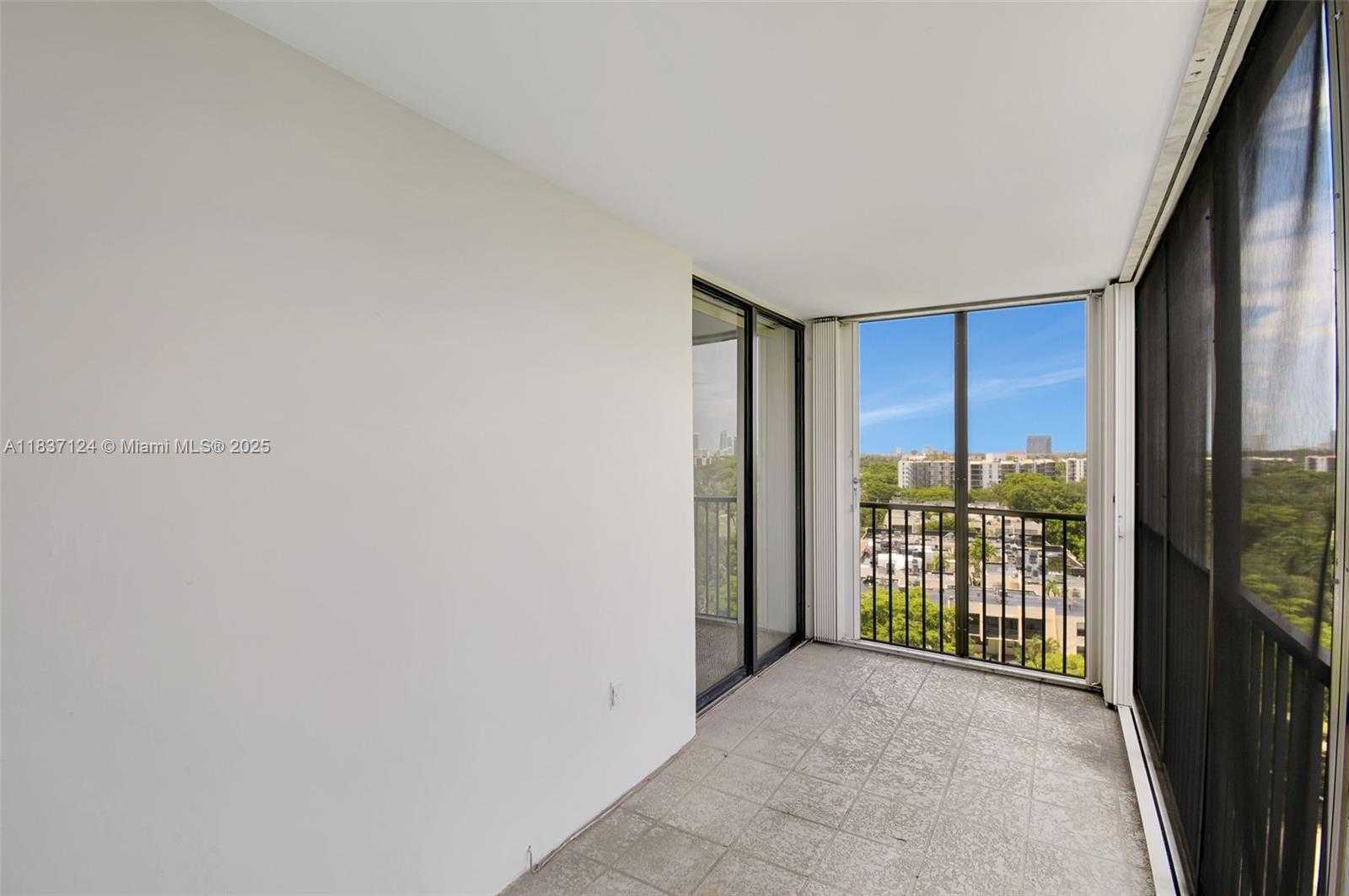 Small Image of 20100 WEST COUNTRY CLUB DR #1005, Aventura Number 30