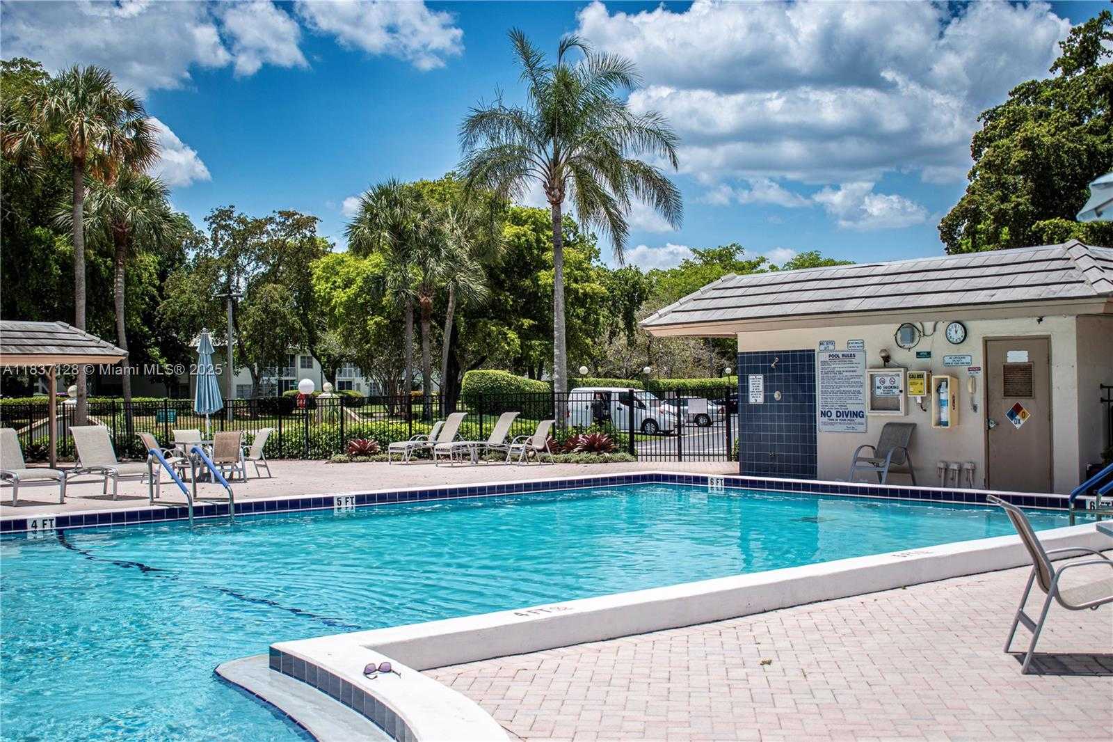 Small Image of 4501 MARTINIQUE WAY #C1, Coconut Creek Number 2