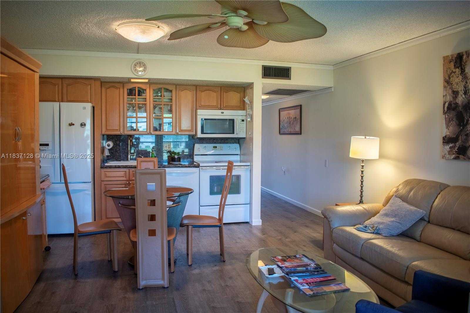 Small Image of 4501 MARTINIQUE WAY #C1, Coconut Creek Number 4