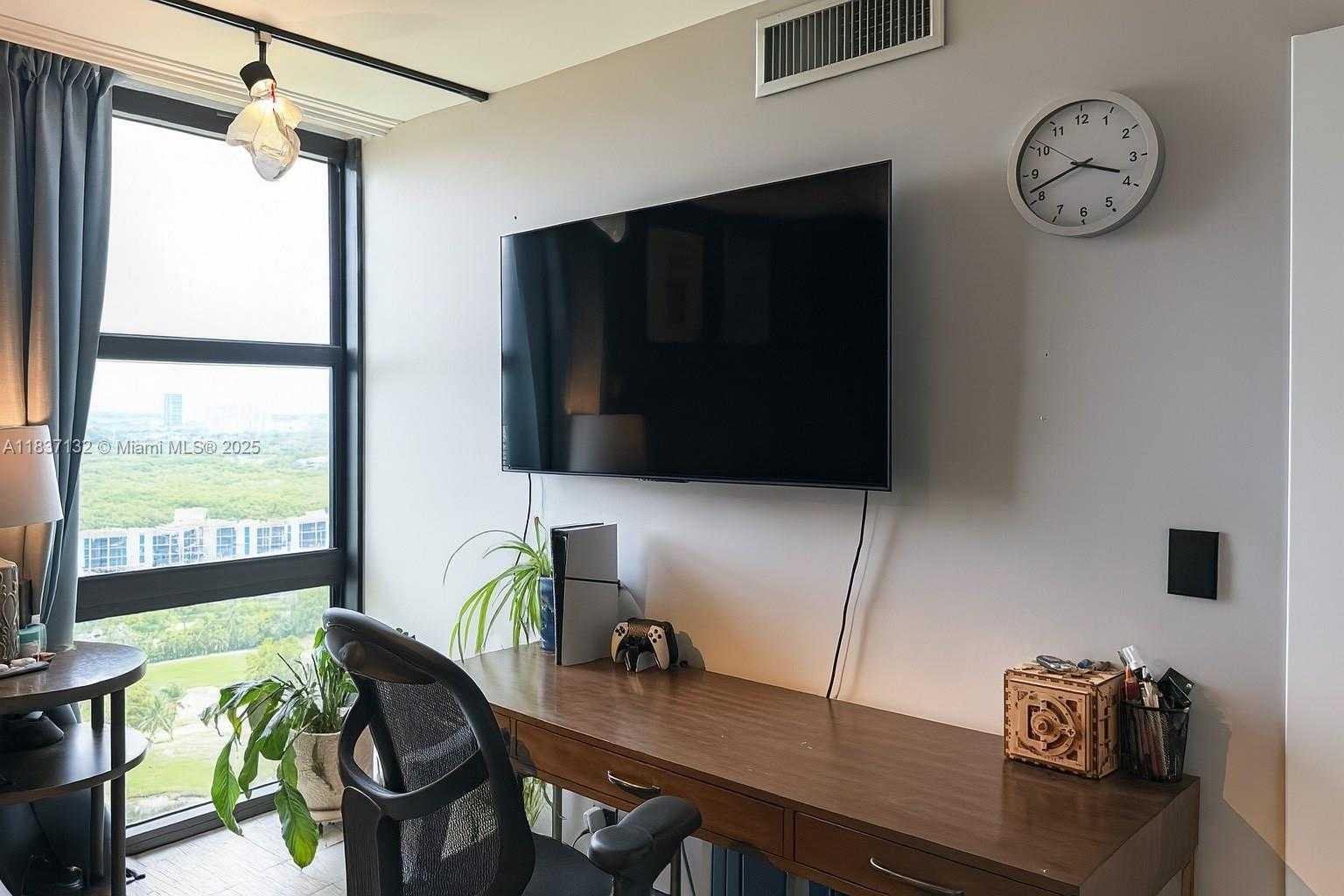 Small Image of 20379 WEST COUNTRY CLUB DR #2333, Aventura Number 13