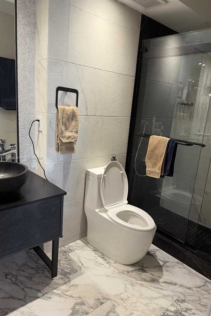 Small Image of 20379 WEST COUNTRY CLUB DR #2333, Aventura Number 15