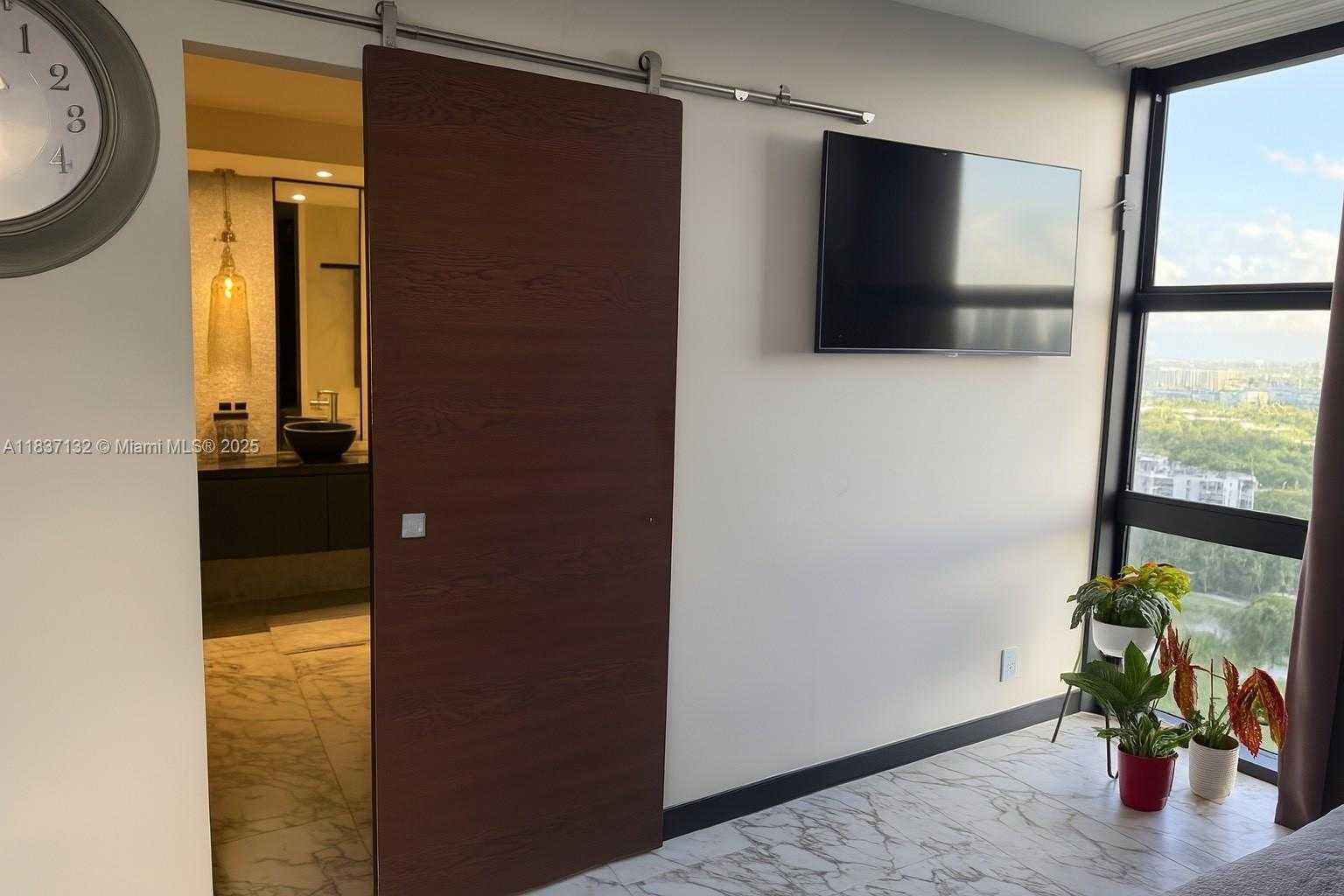 Small Image of 20379 WEST COUNTRY CLUB DR #2333, Aventura Number 16