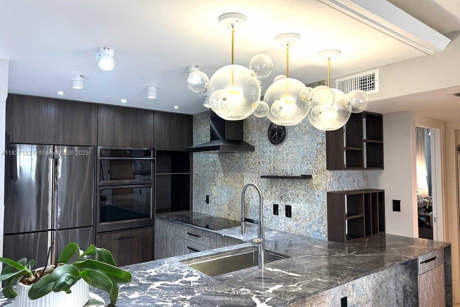 Small Image of 20379 WEST COUNTRY CLUB DR #2333, Aventura Number 2