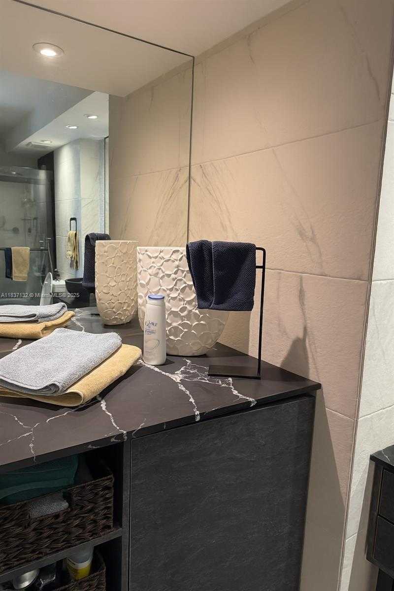 Small Image of 20379 WEST COUNTRY CLUB DR #2333, Aventura Number 21