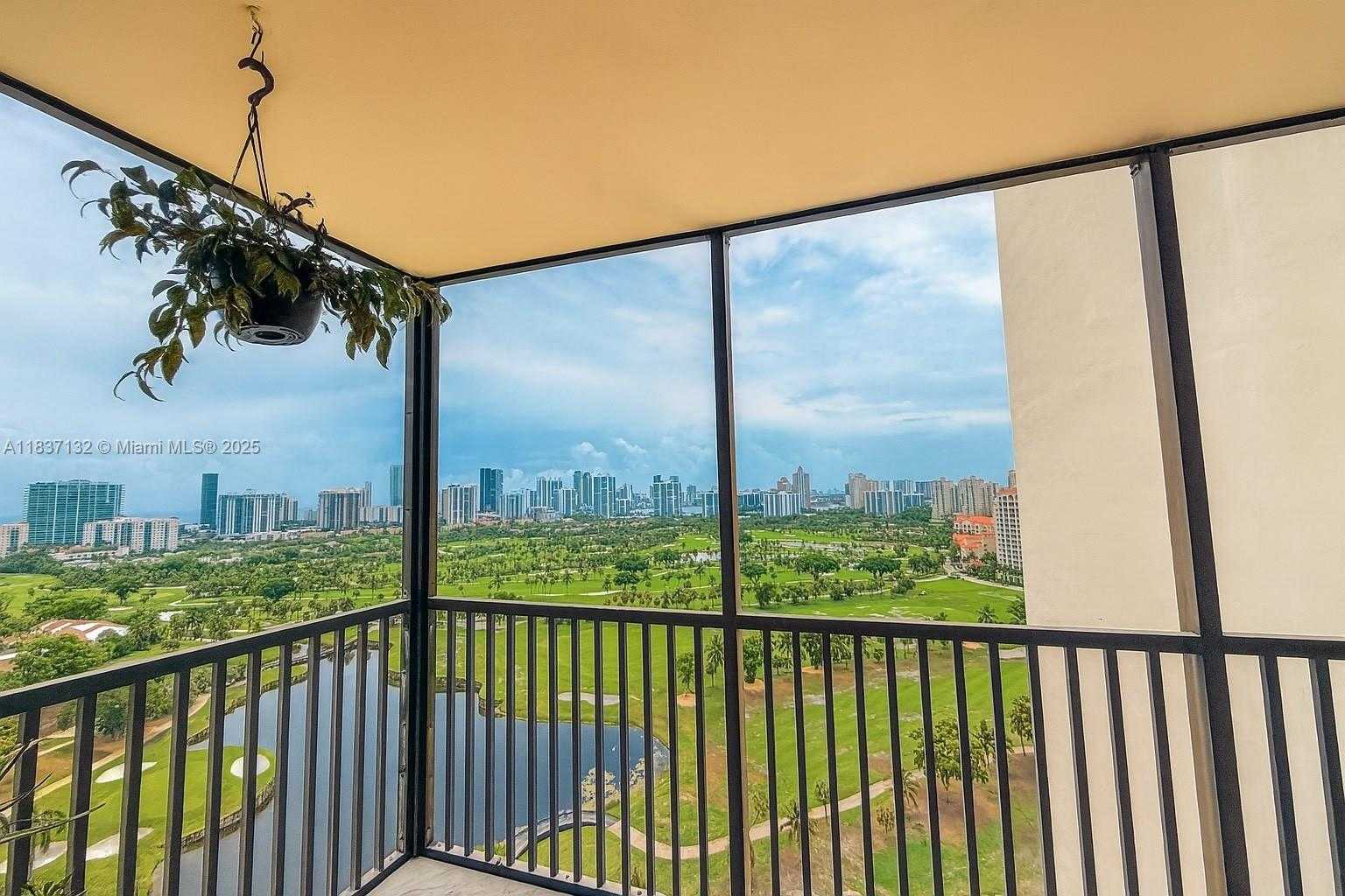 Small Image of 20379 WEST COUNTRY CLUB DR #2333, Aventura Number 25