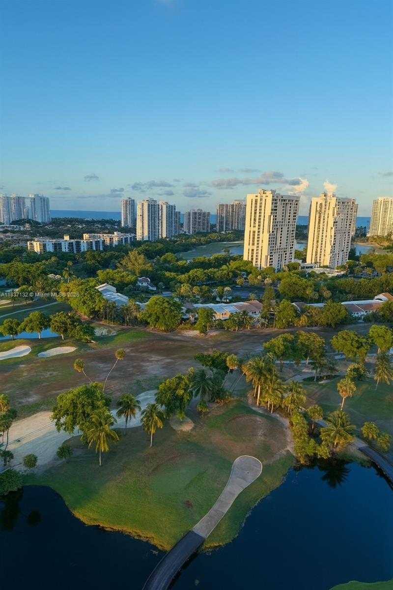Small Image of 20379 WEST COUNTRY CLUB DR #2333, Aventura Number 26