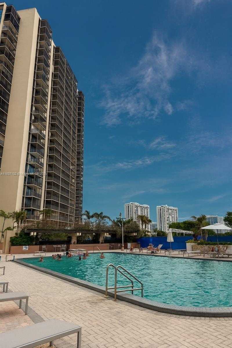 Small Image of 20379 WEST COUNTRY CLUB DR #2333, Aventura Number 29