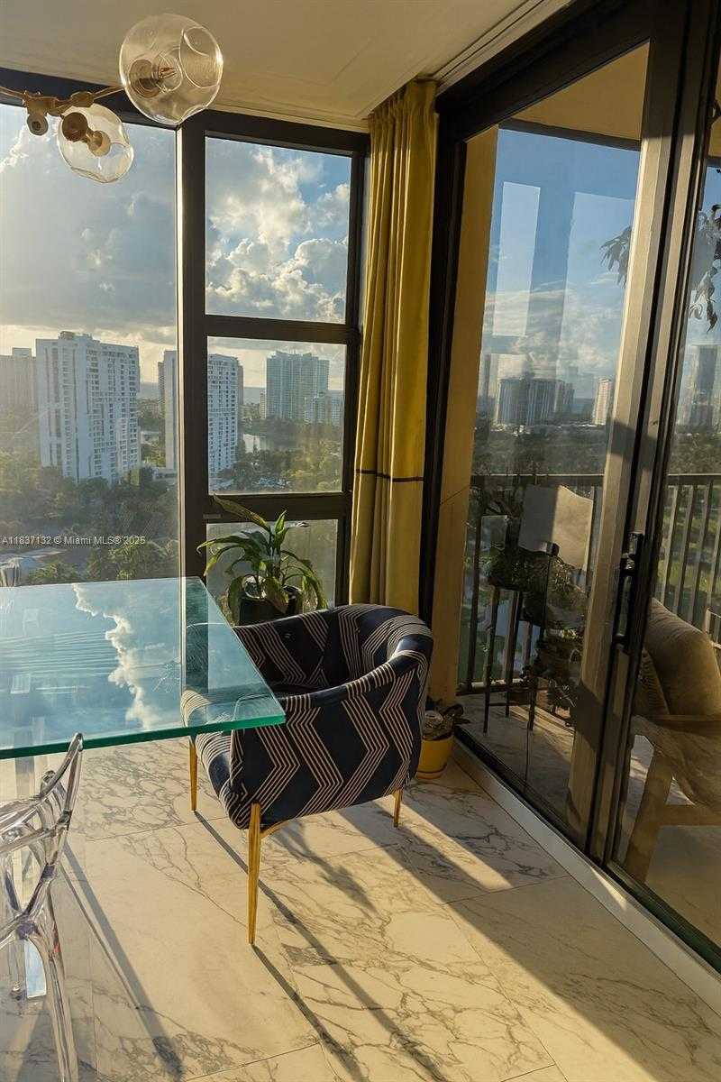 Small Image of 20379 WEST COUNTRY CLUB DR #2333, Aventura Number 5