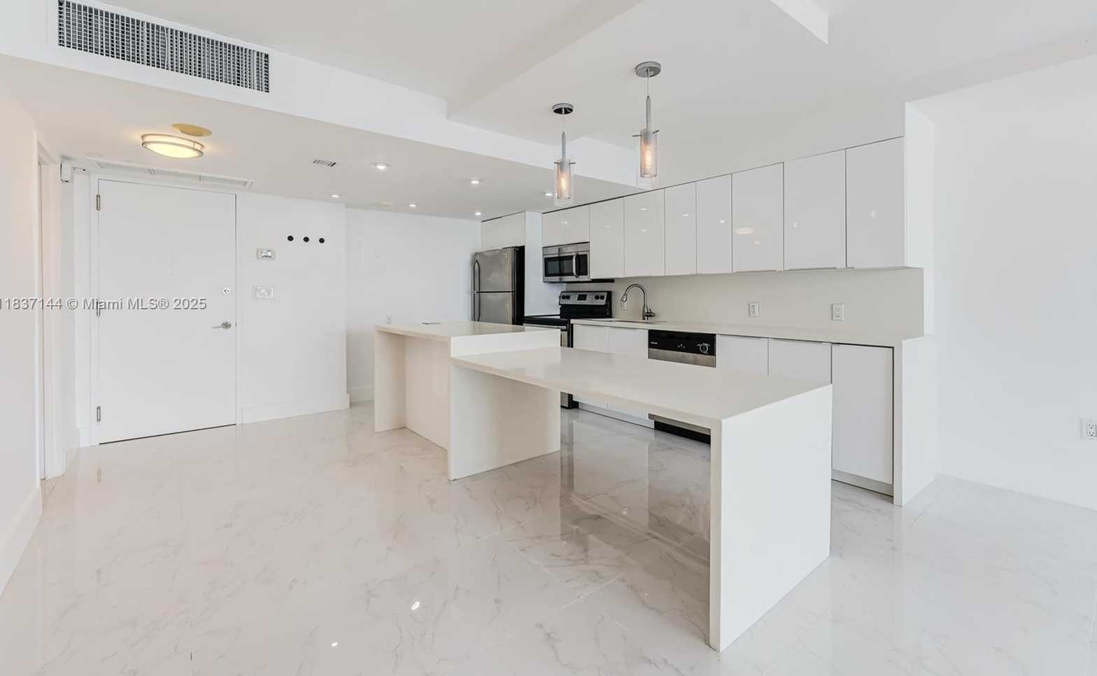 Small Image of 5701 COLLINS AVE #1611, Miami Beach Number 14