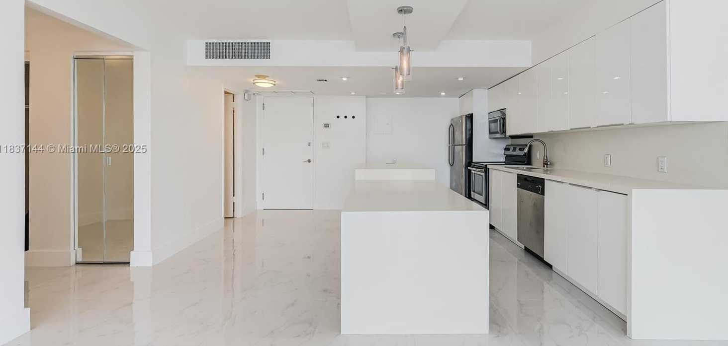 Small Image of 5701 COLLINS AVE #1611, Miami Beach Number 15