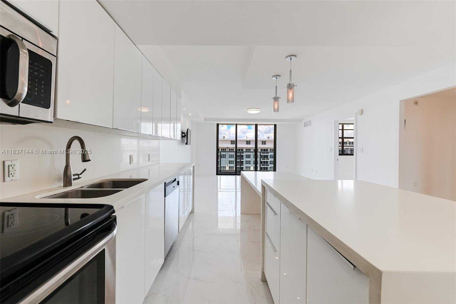 Small Image of 5701 COLLINS AVE #1611, Miami Beach Number 17