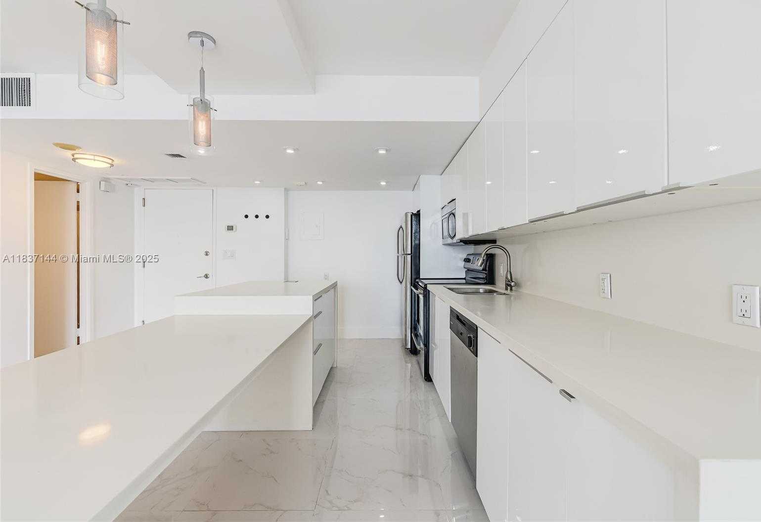 Small Image of 5701 COLLINS AVE #1611, Miami Beach Number 18