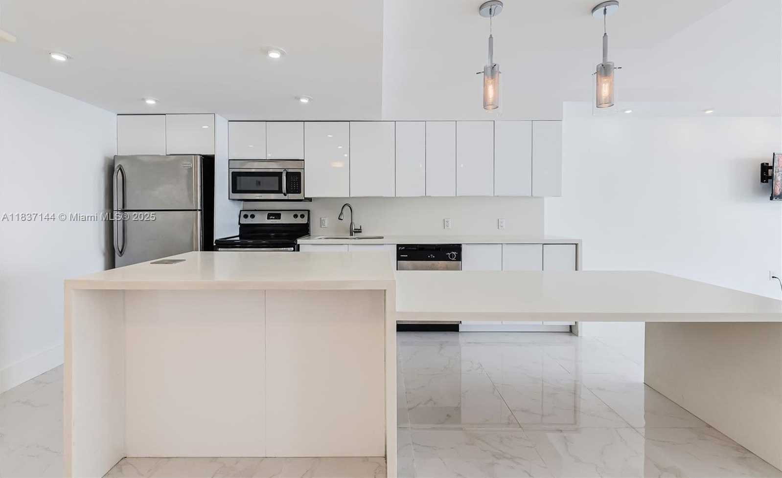 Small Image of 5701 COLLINS AVE #1611, Miami Beach Number 19