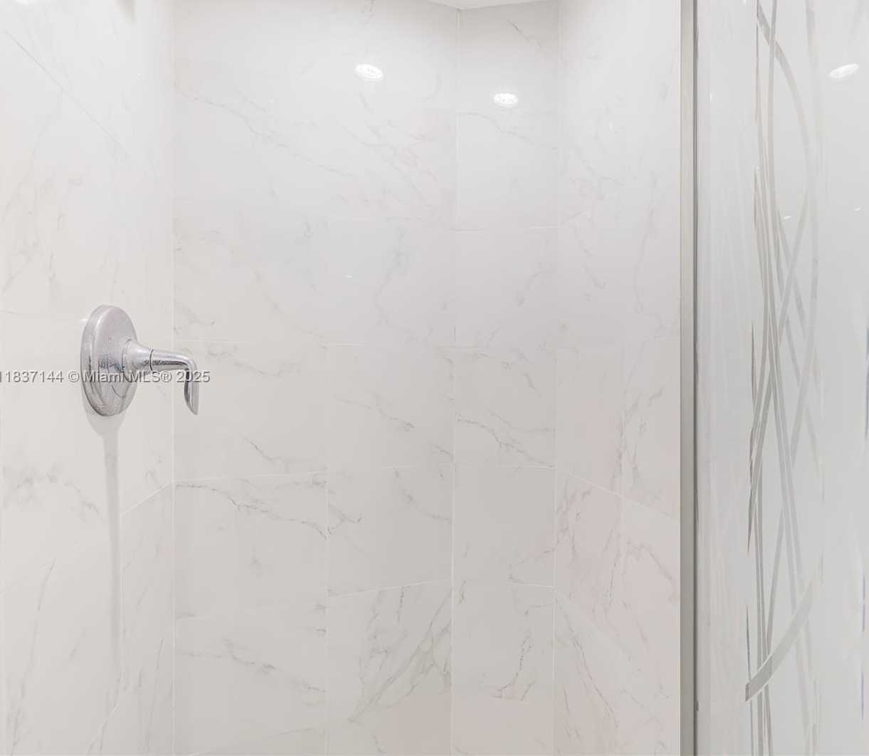 Small Image of 5701 COLLINS AVE #1611, Miami Beach Number 24