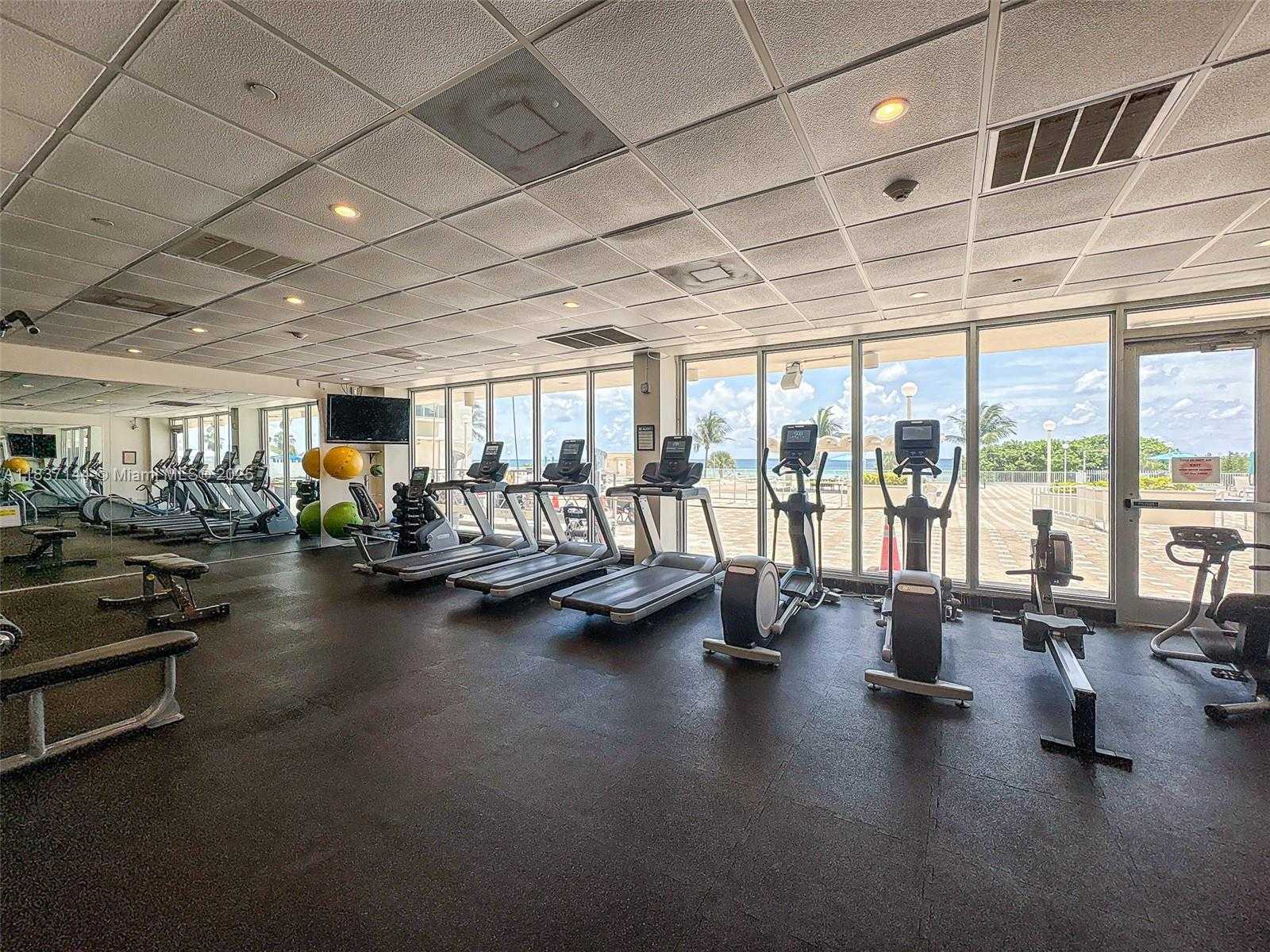 Small Image of 5701 COLLINS AVE #1611, Miami Beach Number 35
