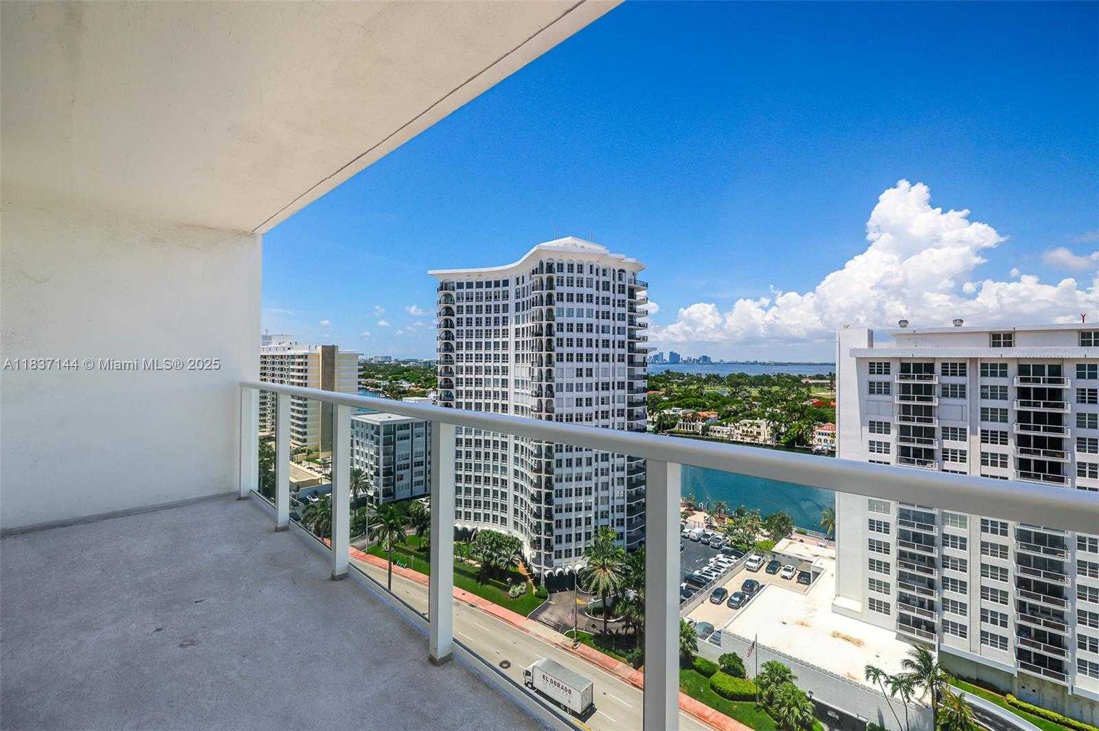 Small Image of 5701 COLLINS AVE #1611, Miami Beach Number 4