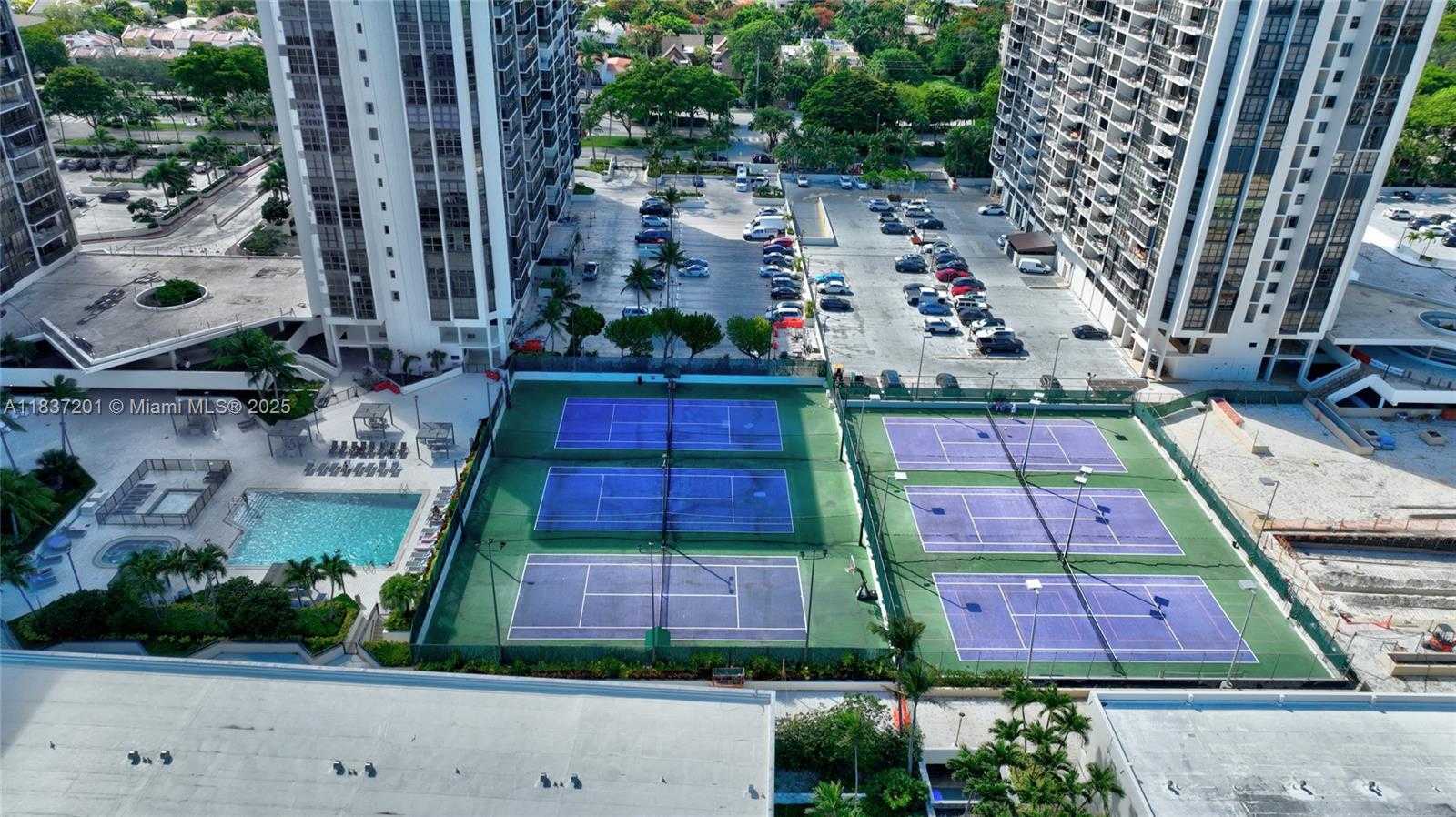 Small Image of 1901 BRICKELL AVE #B2209, Miami Number 5