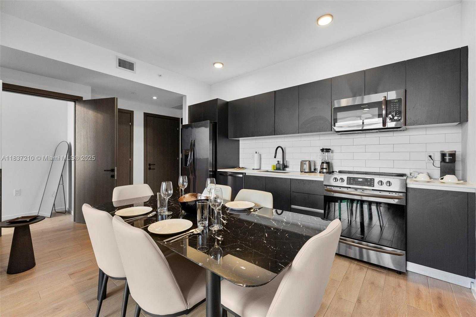 Small Image of 398 NORTH EAST 5TH ST #3219, Miami Number 13